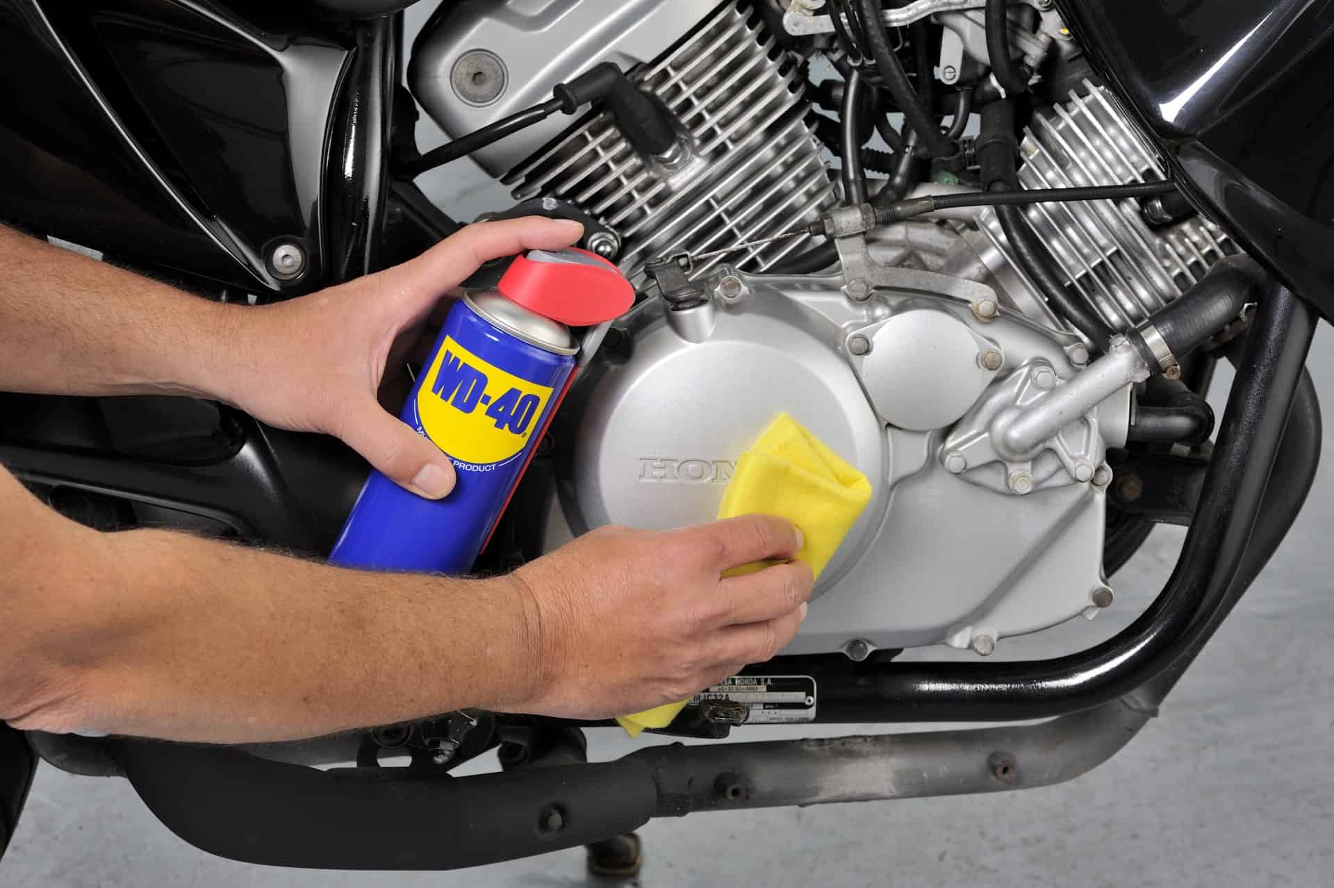 wd 40 motorrad motor 1920x1280