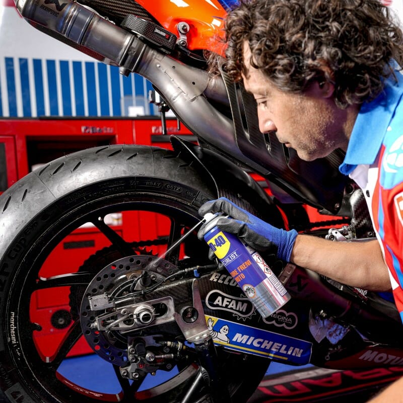 WD-40-SPECIALIST-MOTORRAD-Kettenwachs