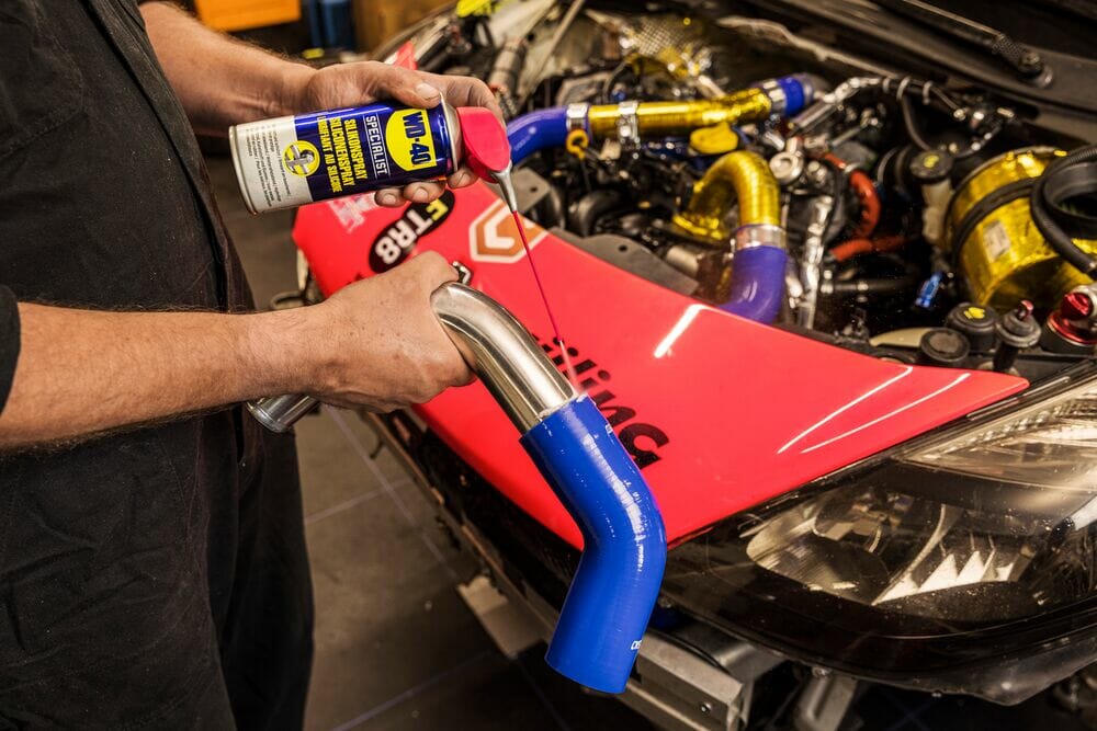 web size anwendungsbild wd 40 specialist silikonspray verbindungen schmieren