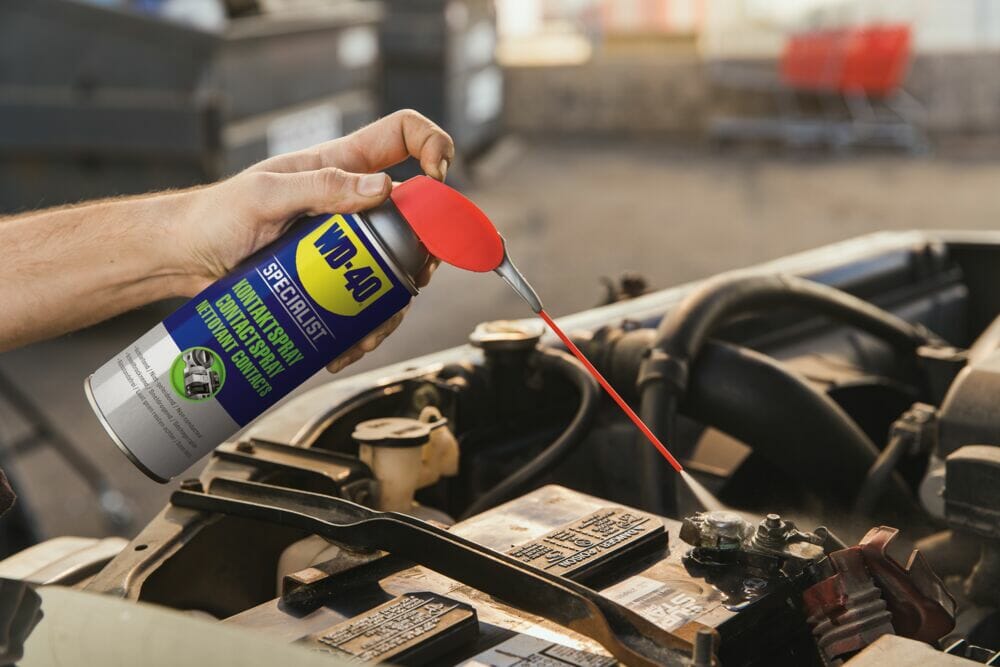 web size anwendungsbild wd 40 specialist kontaktspray kfz motorraum