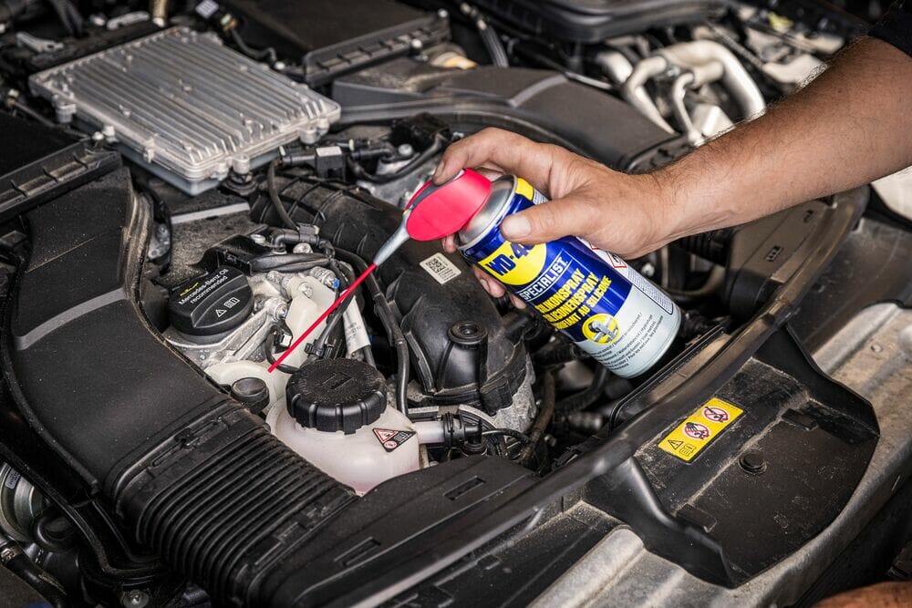 web size anwendungsbild wd 40 specialist silikonspray plastikverbindungen schmieren