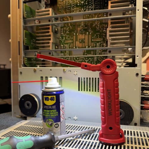 Der Denon bekommt eine Frischzellenkur mit WD40