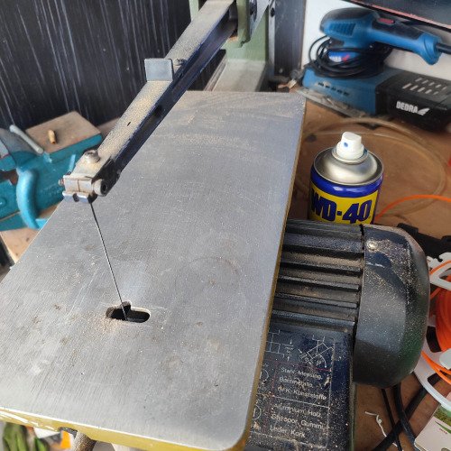 letzte Handgriffe mit Holz